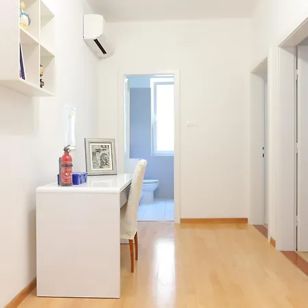 With Wifi - 21557 Apartment